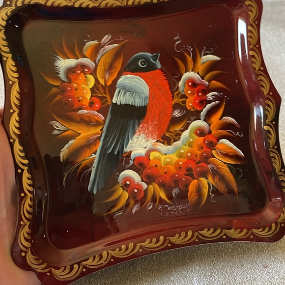 Russian hand painted artist signed Enamel on metal small tray Bird & berries - Picture 7 of 8